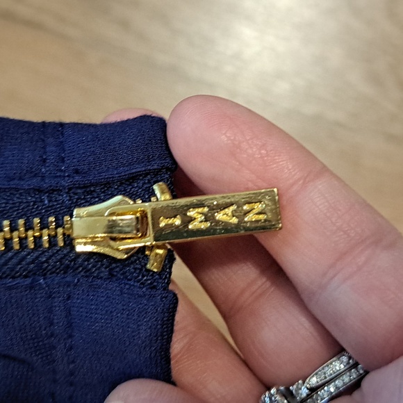 IMAN Global Chic Navy Gold Logo Zip Pull On Pants. Size XS Long NWT - Picture 5 of 9